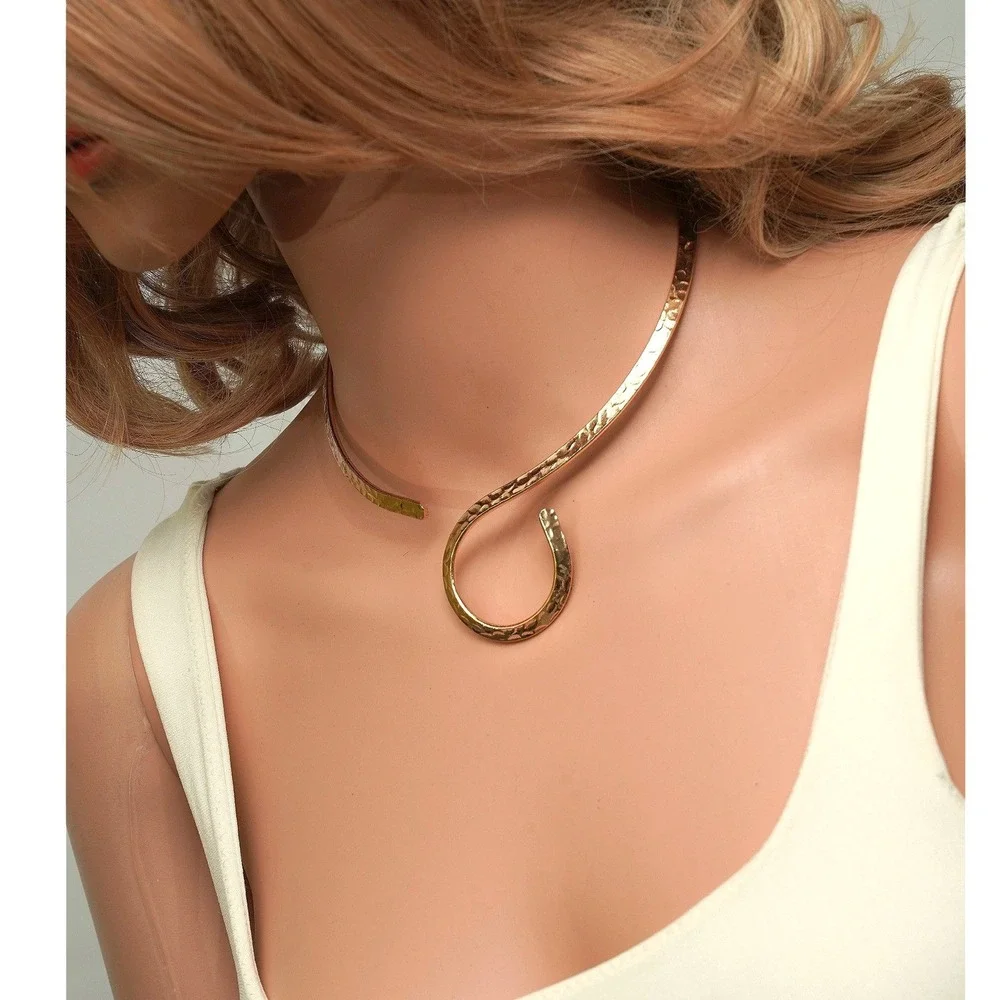 Hammered‎ Gold Tone Sculptural Open Collar Swirl Choker Statement Necklace